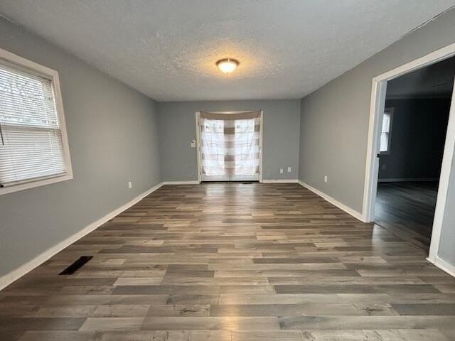 2607 Mcguffey Rd - Photo 7 of 22