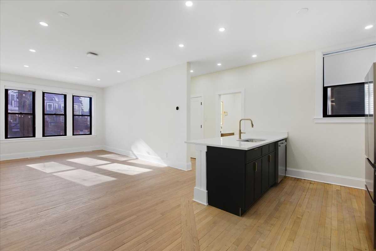 4638 N Hamilton Ave #1 - Photo 2 of 17