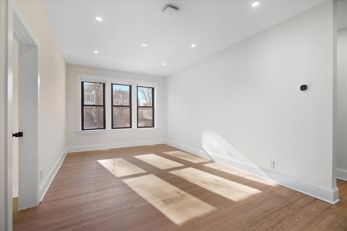 4638 N Hamilton Ave #1 - Photo 4 of 17