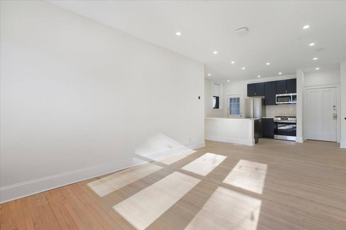 4638 N Hamilton Ave #1 - Photo 5 of 17