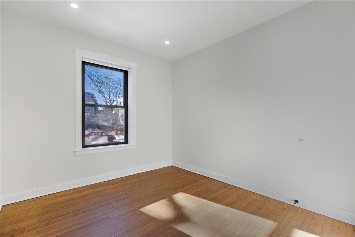 4638 N Hamilton Ave #1 - Photo 6 of 17