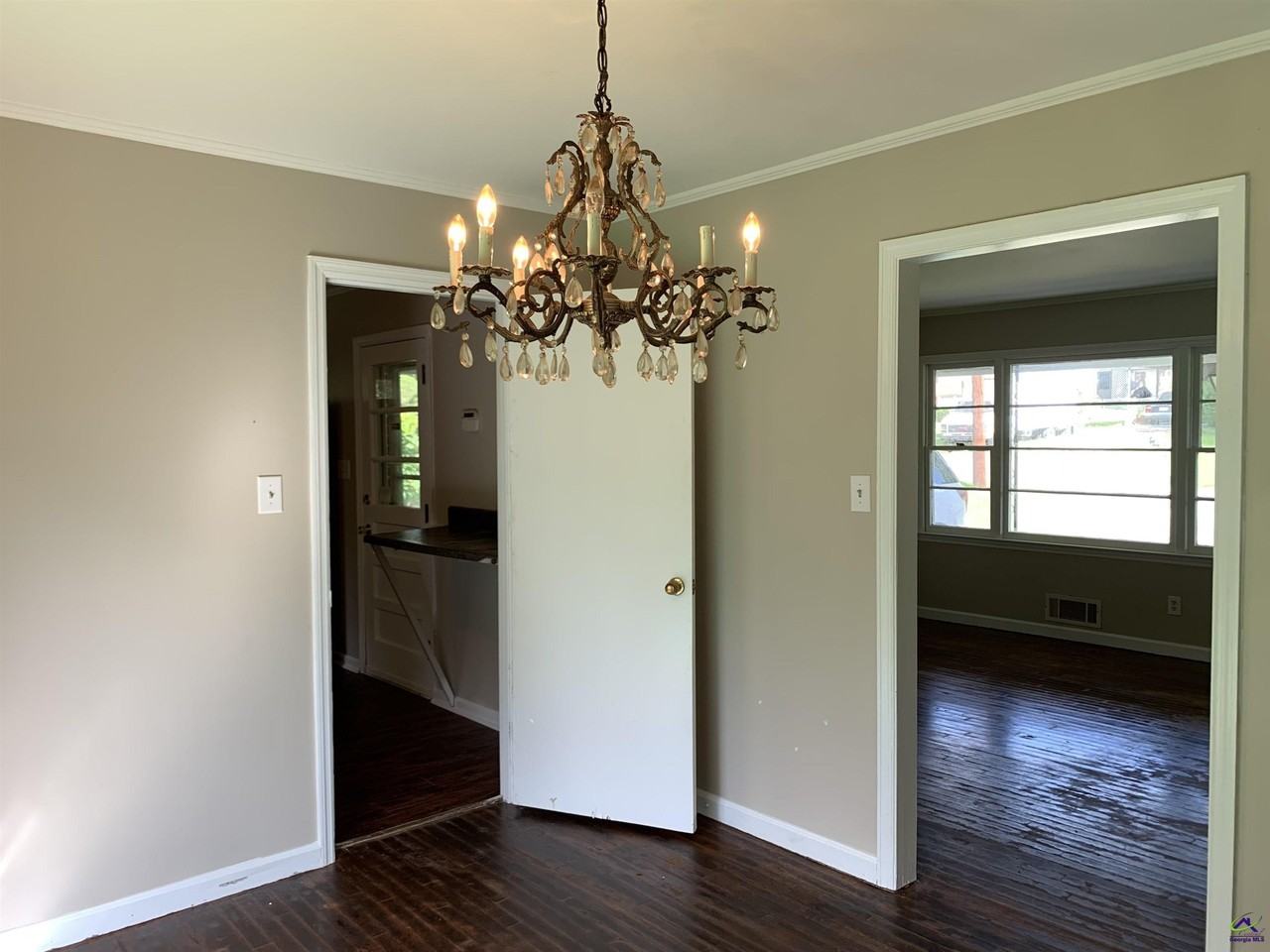 3240 Commordore Drive - Photo 6 of 24