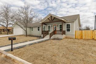 404 W Nimitz St - Photo 1 of 1