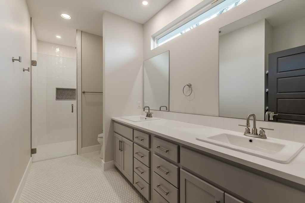 404 W Nimitz St - Photo 2 of 6