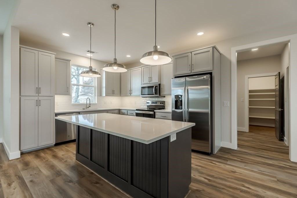 404 W Nimitz St - Photo 6 of 6