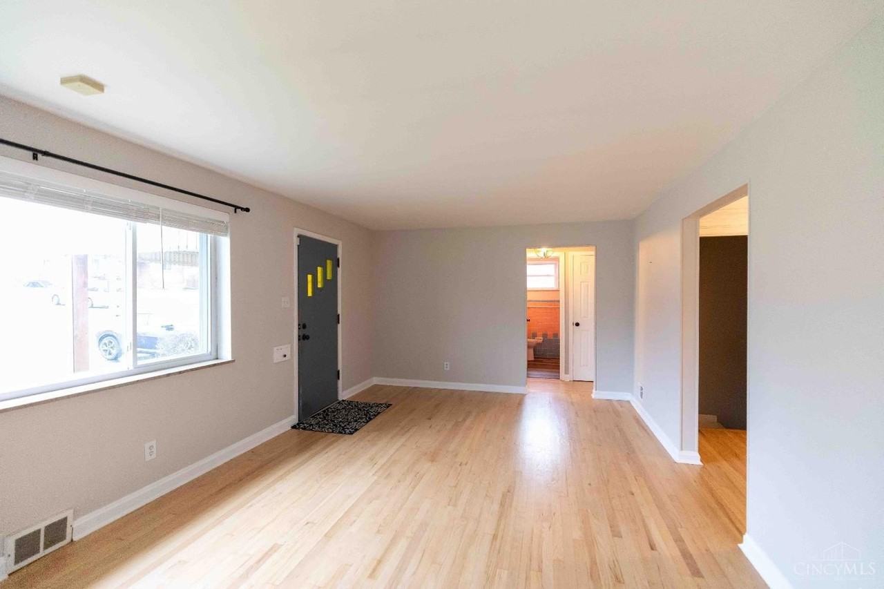 4001 Lovell Ave - Photo 3 of 25