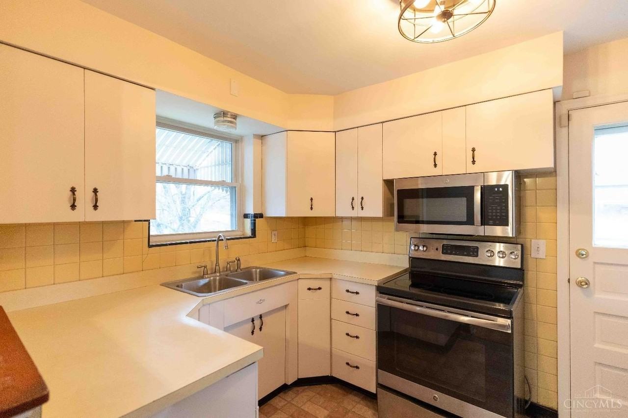 4001 Lovell Ave - Photo 7 of 25