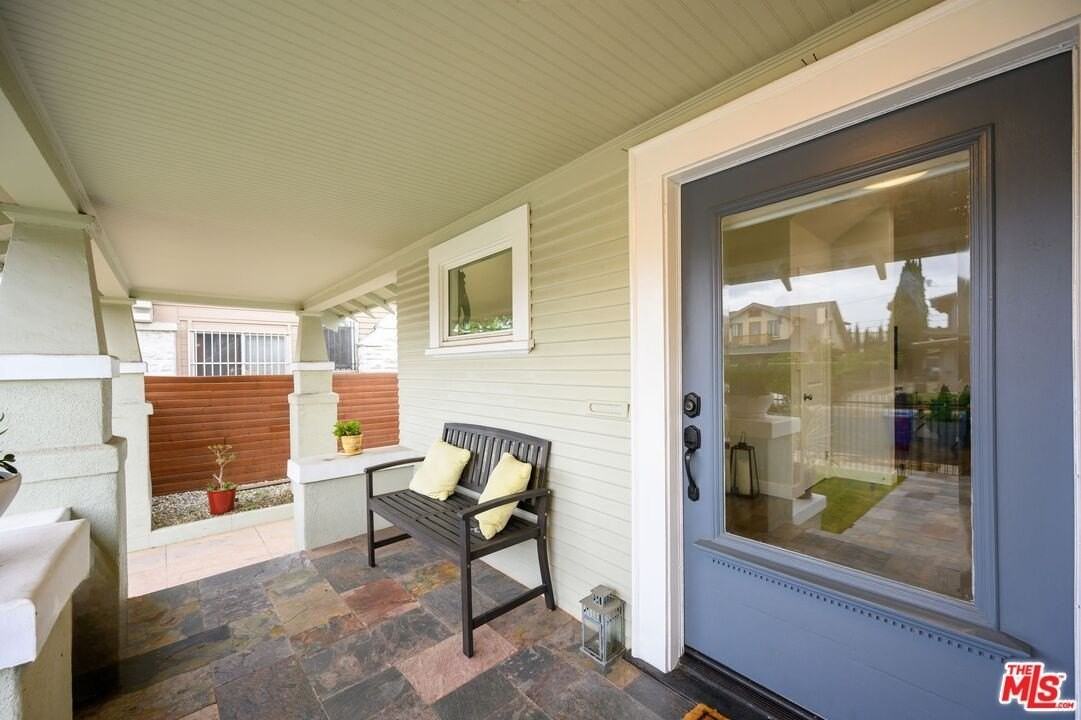 1319 12th Ave - Photo 3 of 28