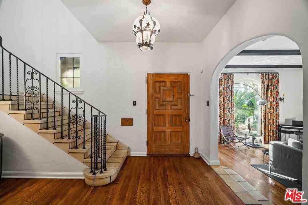 1632 N Orange Grove Ave - Photo 5 of 41