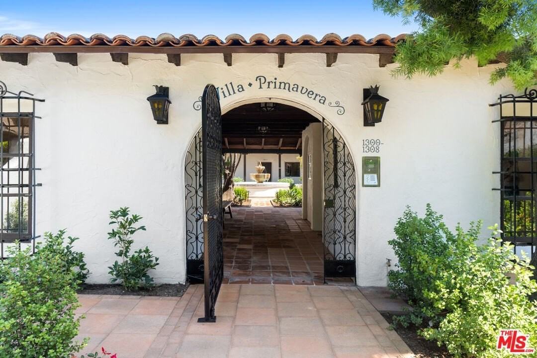 1302 N Harper Ave - Photo 5 of 32