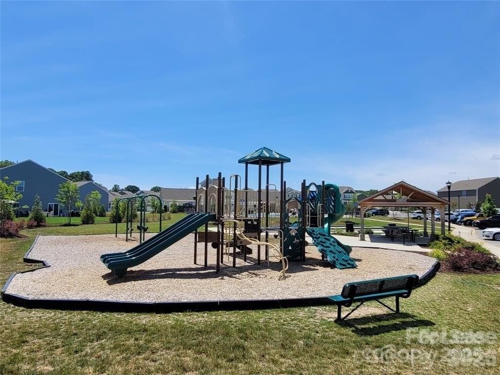 184 Cherry Birch St - Photo 5 of 32