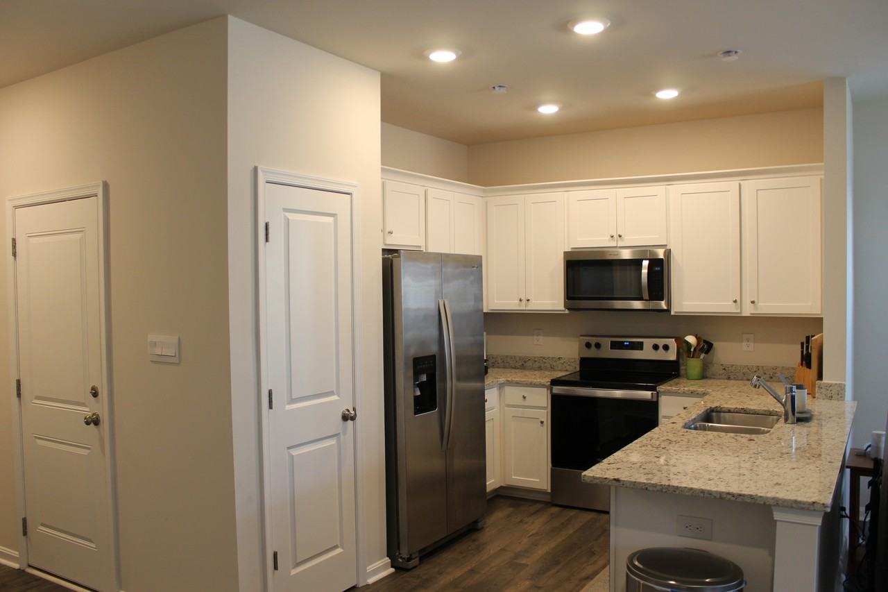 1523 Stanford Ln #1 - Photo 2 of 18