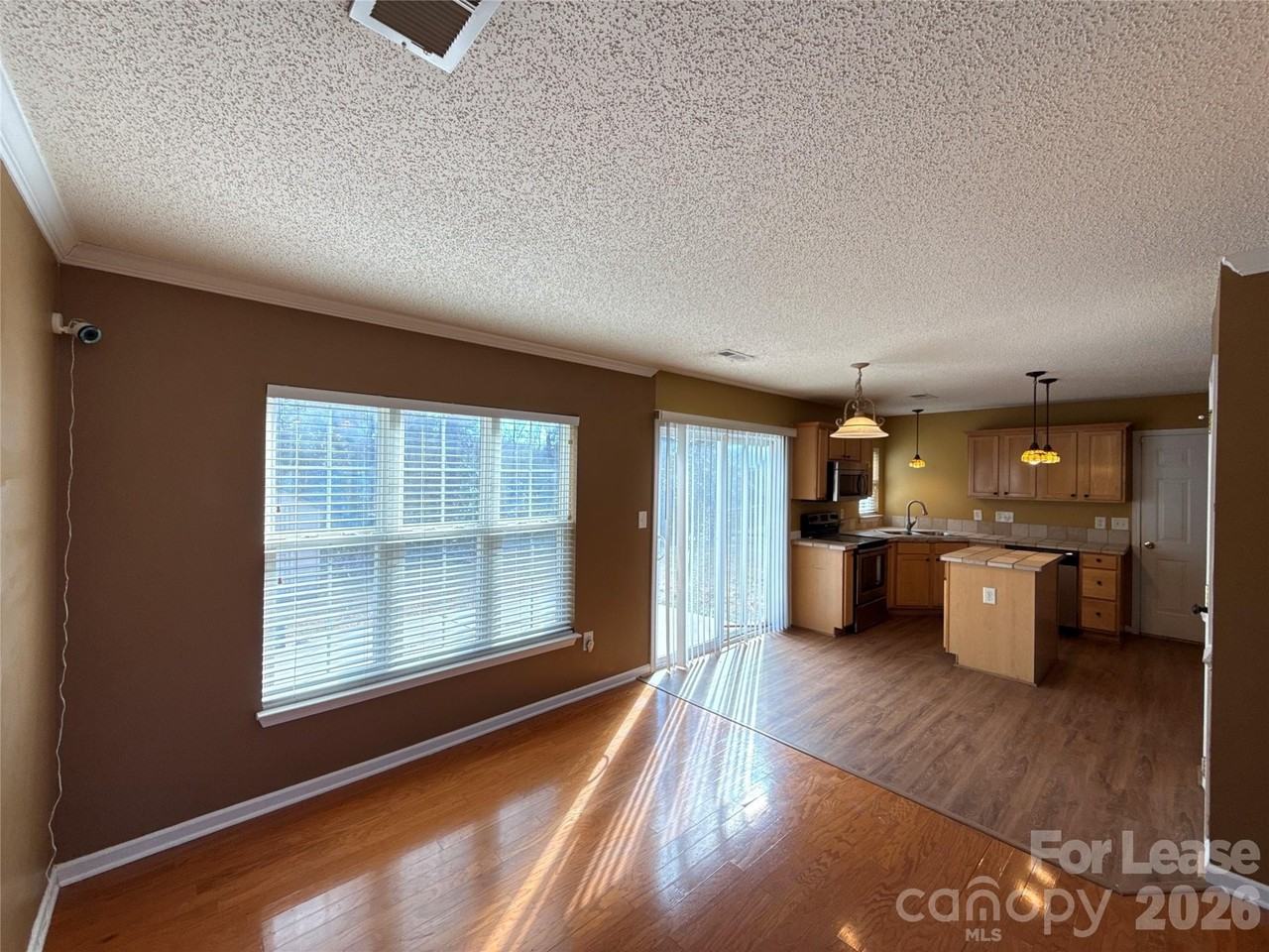 7304 Ravanna Dr - Photo 4 of 22