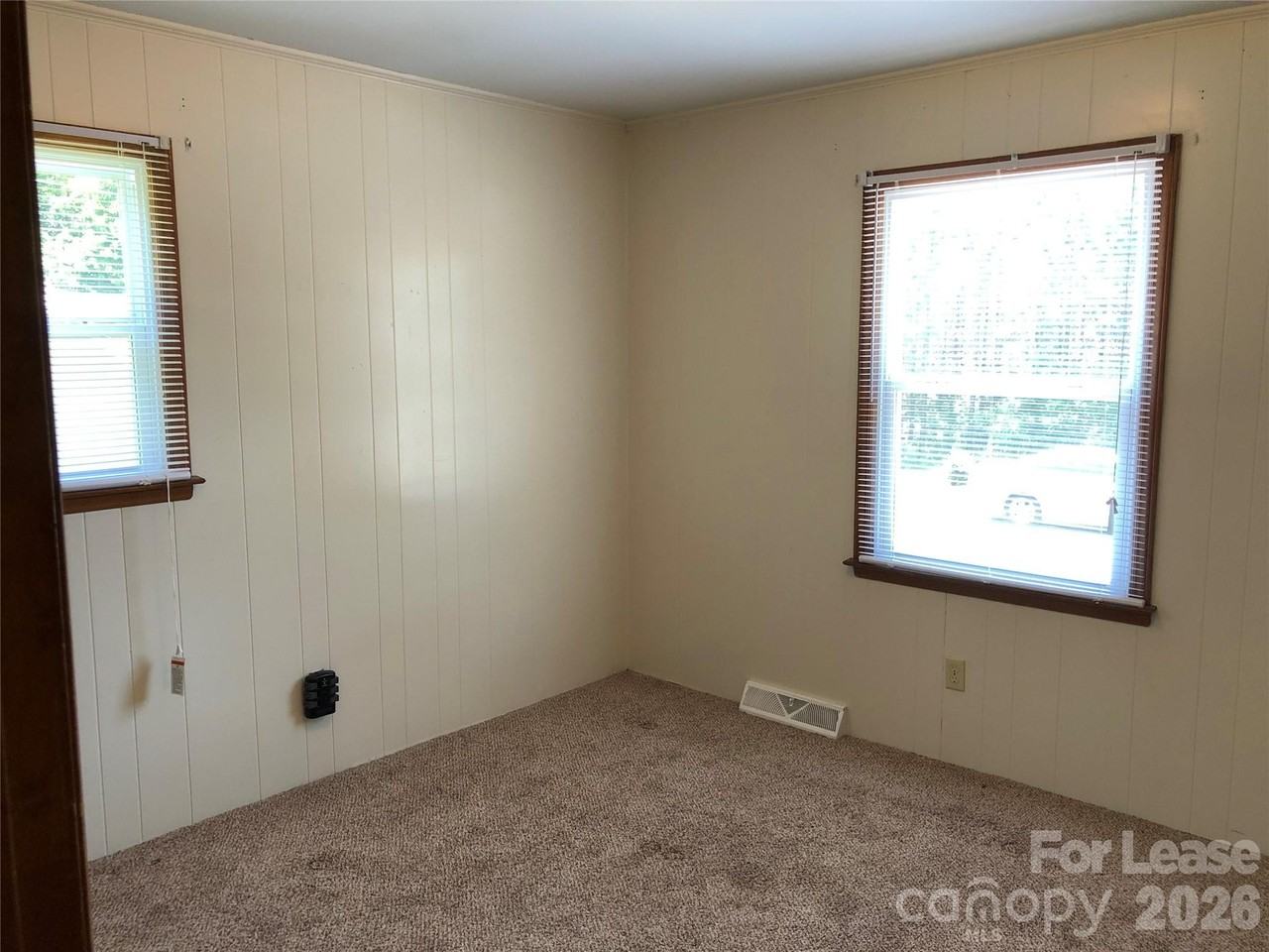 1411 Roundtree Ln Unit 132 #132 - Photo 4 of 7