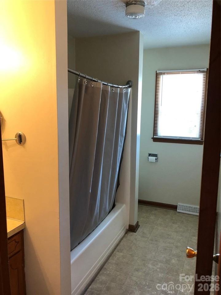 1411 Roundtree Ln Unit 132 #132 - Photo 6 of 7