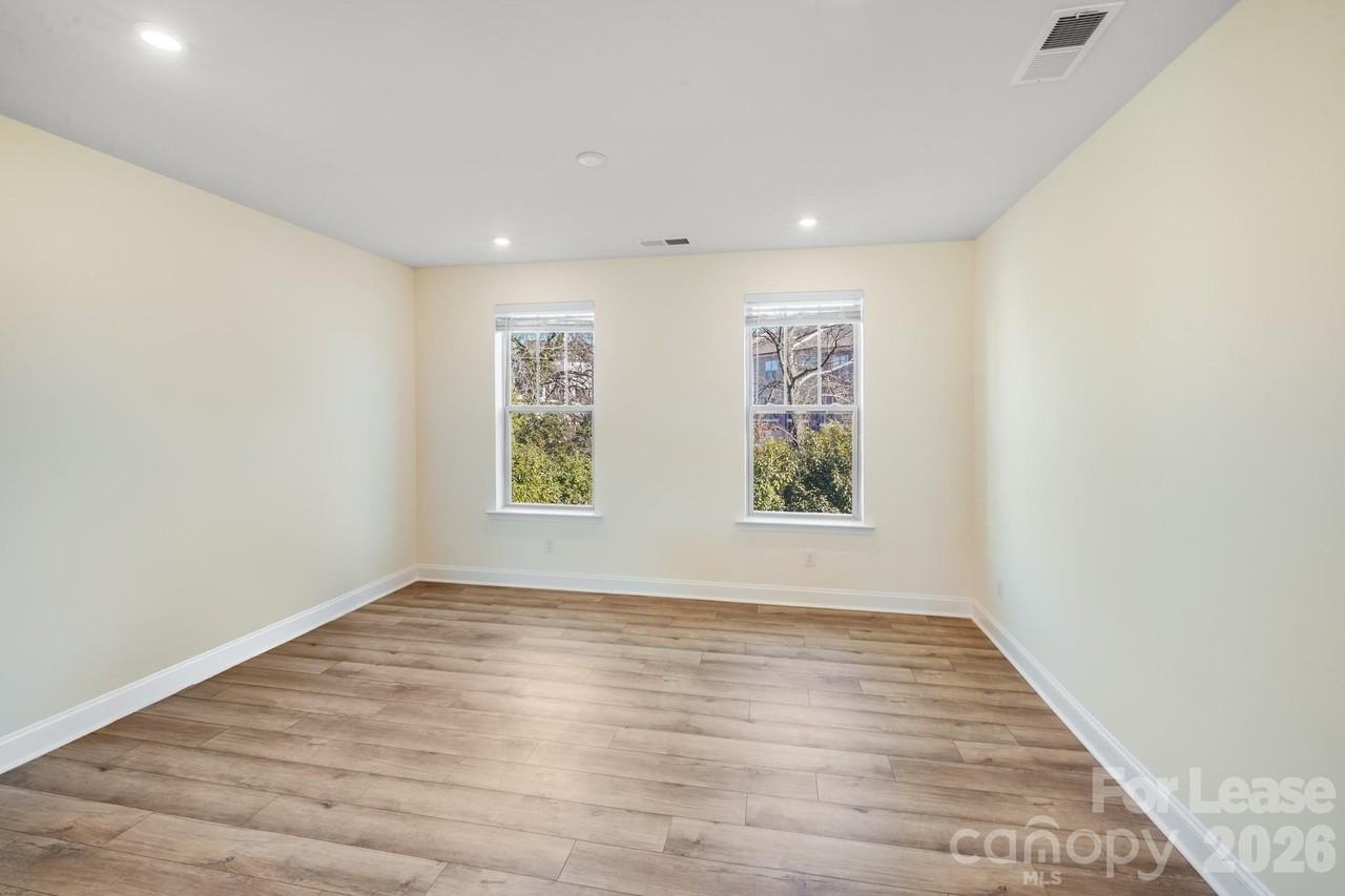 334 Simeon Dr - Photo 2 of 27