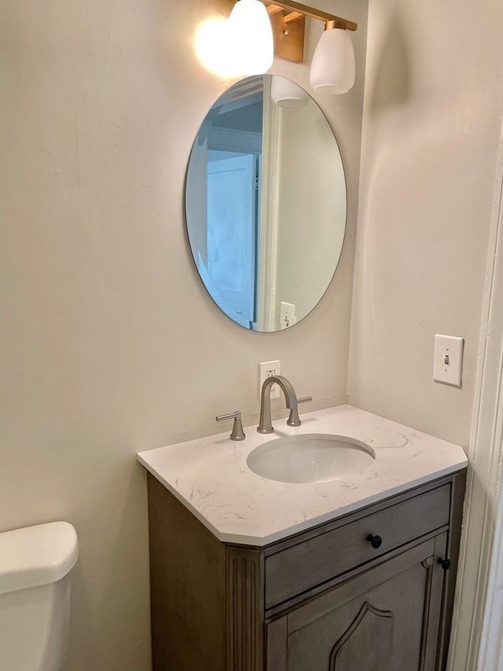 1674 W Main St Apt 2 - Photo 5 of 9