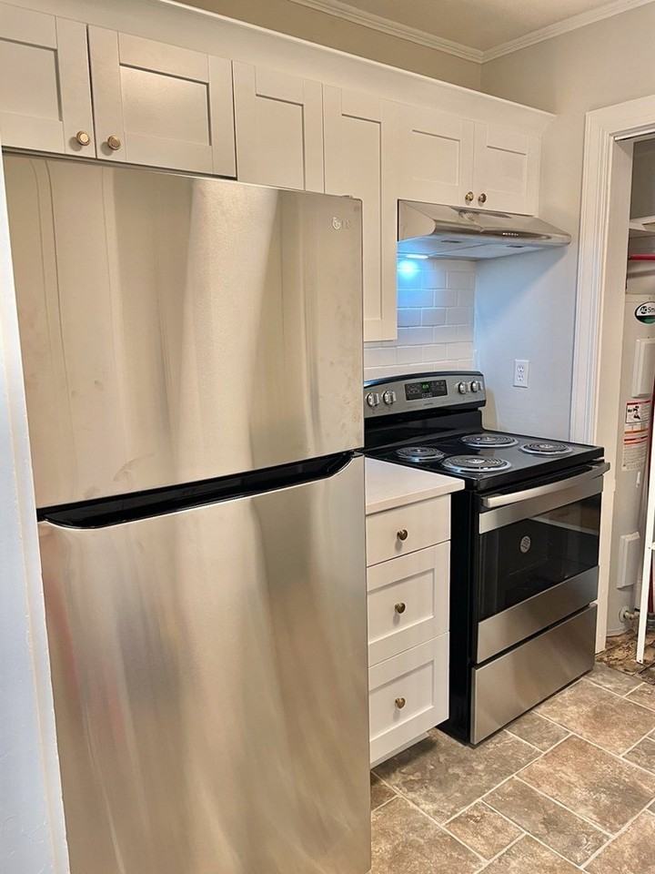 1674 W Main St Apt 2 - Photo 6 of 9