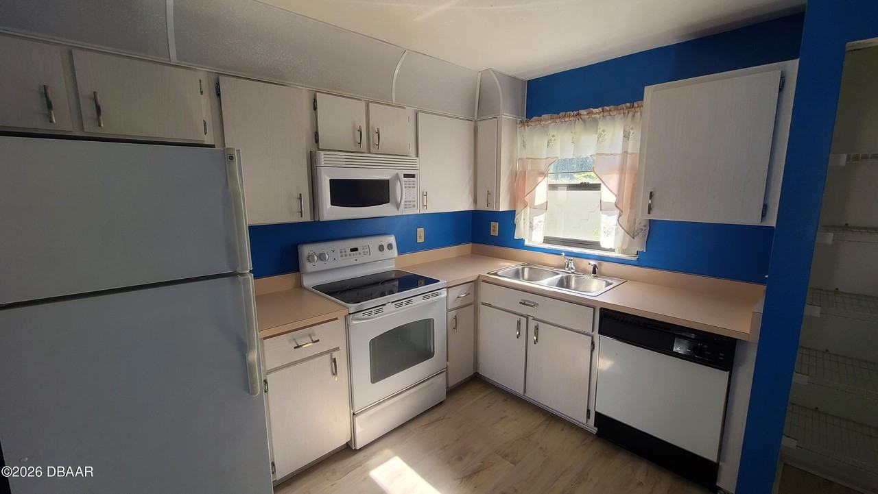 428 Sandpiper Ct - Photo 3 of 27