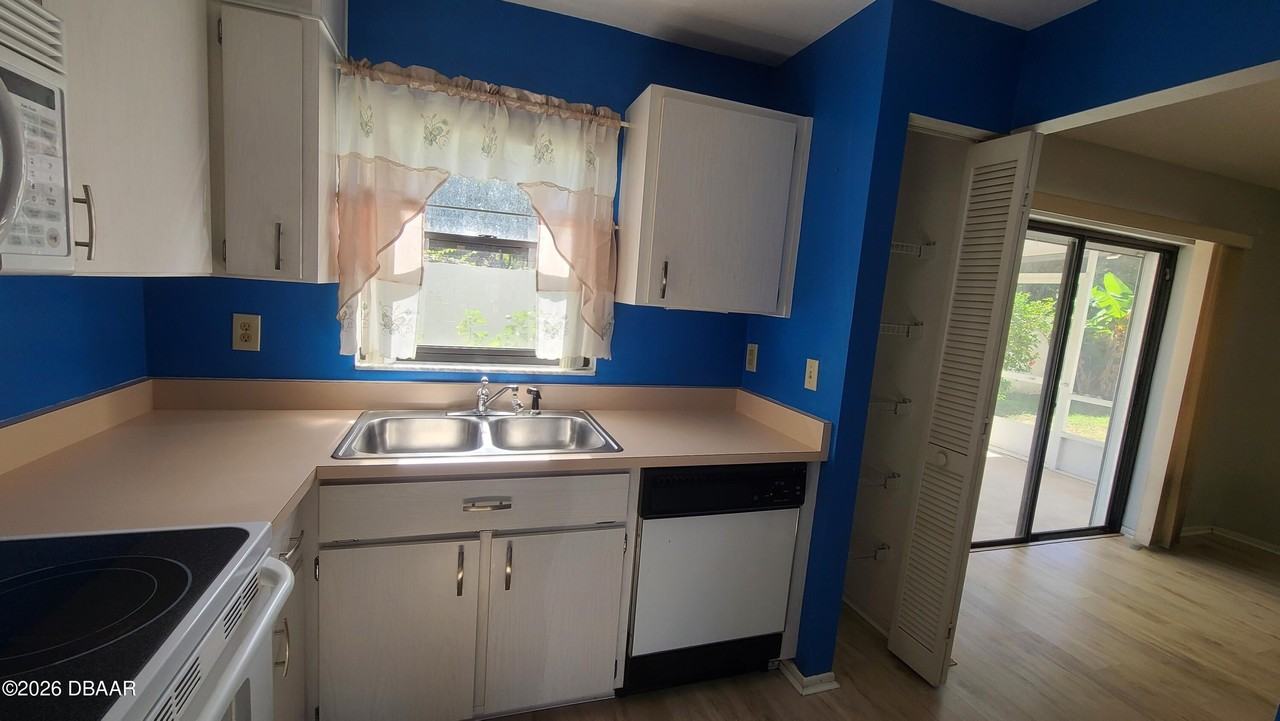 428 Sandpiper Ct - Photo 4 of 27