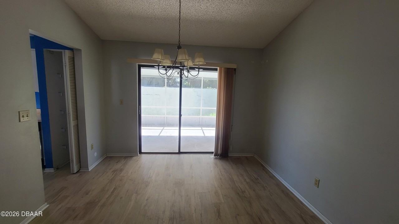 428 Sandpiper Ct - Photo 7 of 27