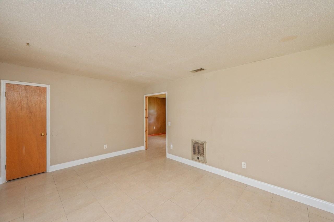 421 Quebec Ave - Photo 4 of 31