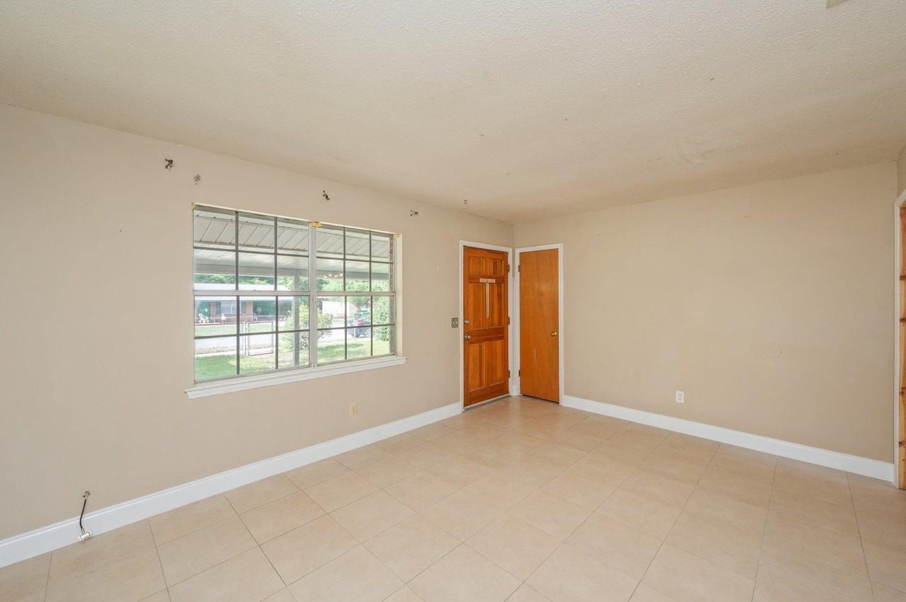 421 Quebec Ave - Photo 5 of 31