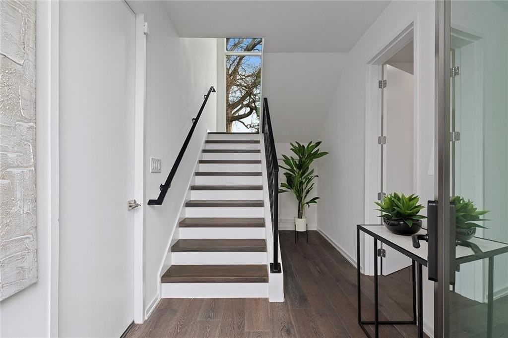 641 Angier Springs Ct Ne - Photo 4 of 44