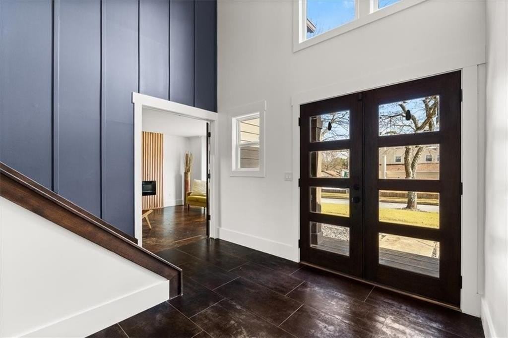 425 Mikasa Dr - Photo 3 of 41