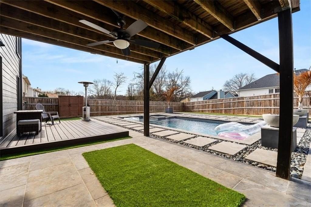 425 Mikasa Dr - Photo 5 of 41