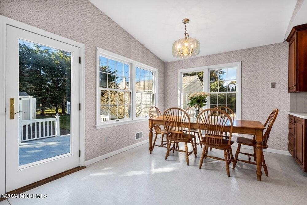 310 Brooklyn Blvd - Photo 4 of 50