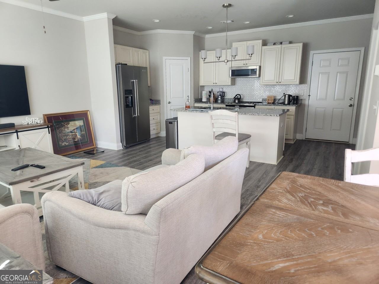 302 Cashes Dr - Photo 2 of 4