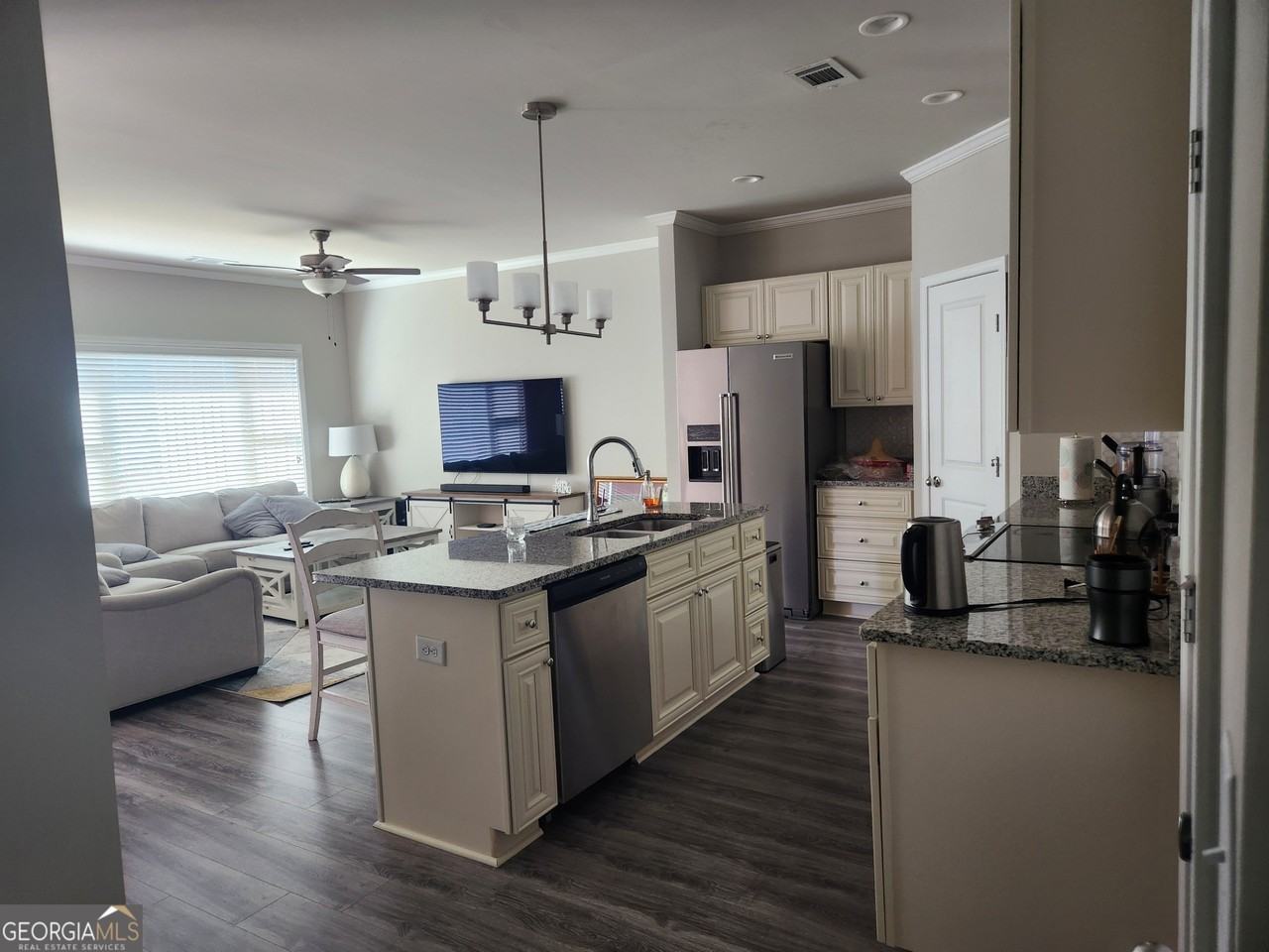 302 Cashes Dr - Photo 4 of 4