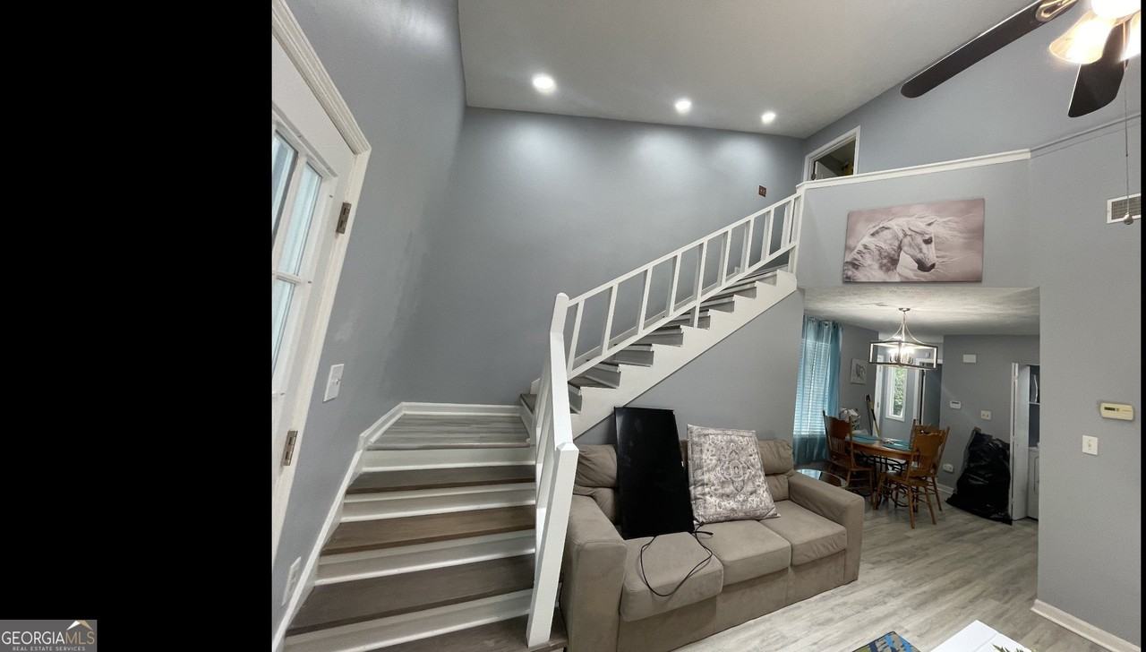 933 Ohara Dr - Photo 2 of 30