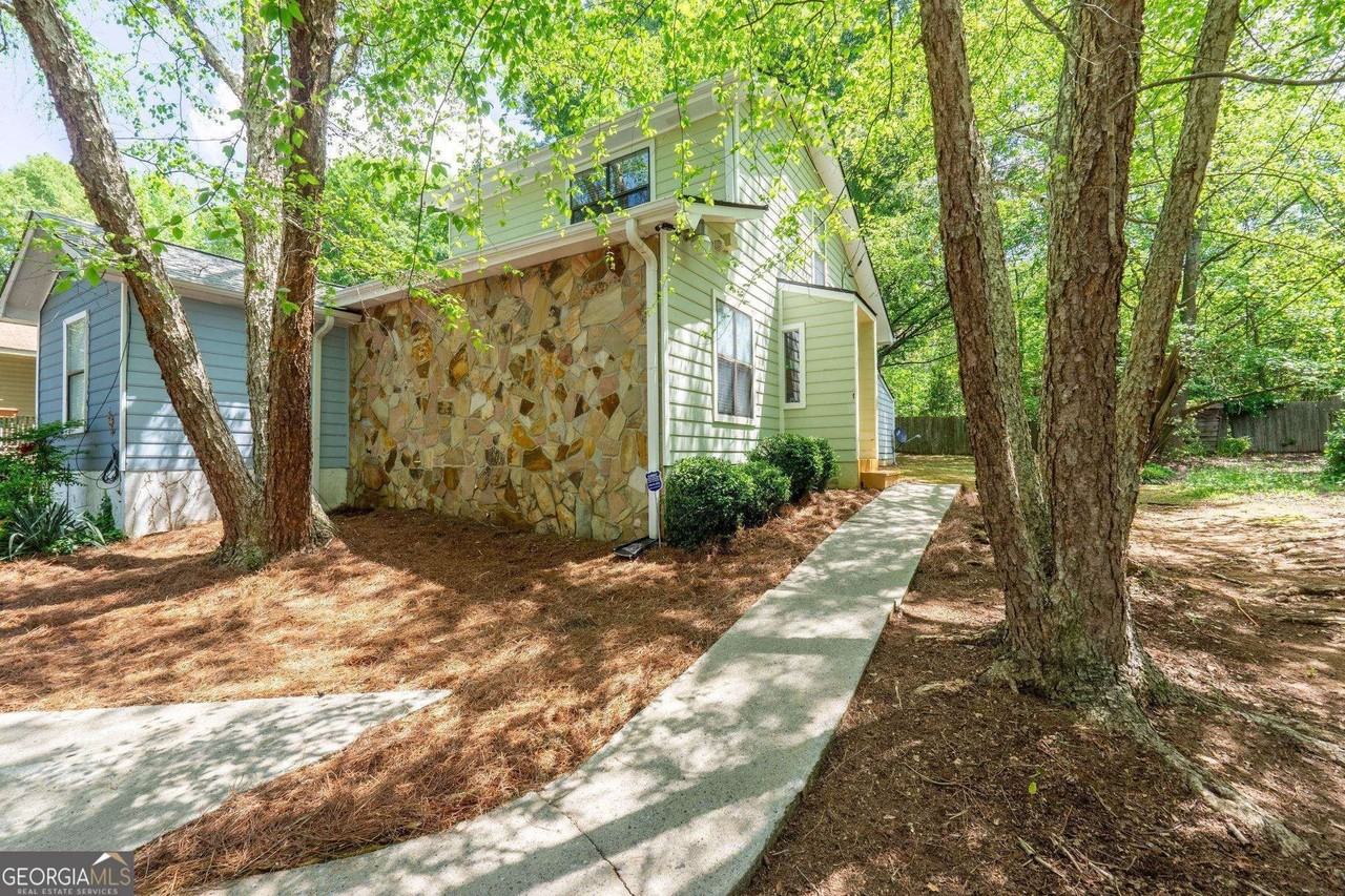 933 Ohara Dr - Photo 4 of 30