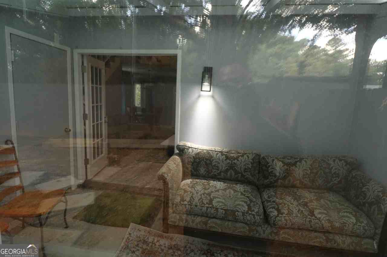 933 Ohara Dr - Photo 6 of 30