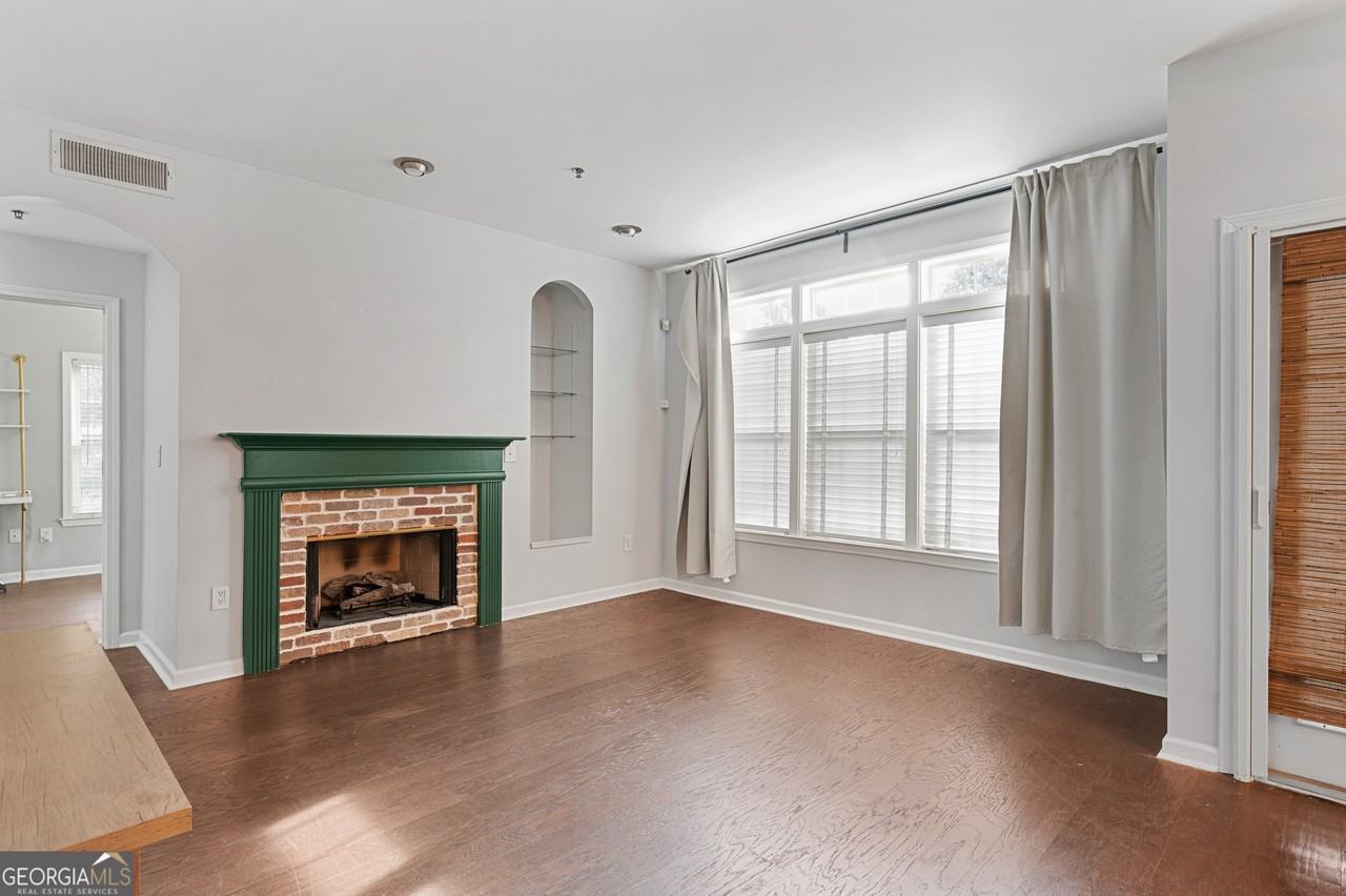 220 Renaissance Pkwy Ne Apt 2119 #2119 - Photo 7 of 19