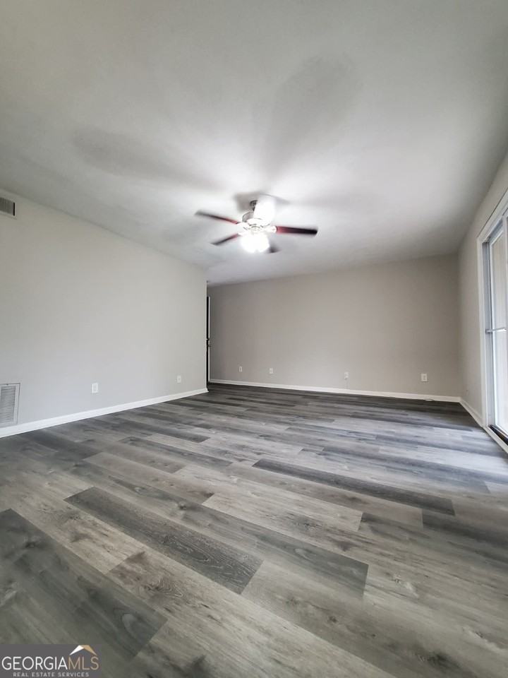 2396 Lawrenceville Hwy - Photo 5 of 20