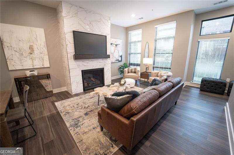 1052 Fraser Street unit: 1052 #1052 - Photo 3 of 32