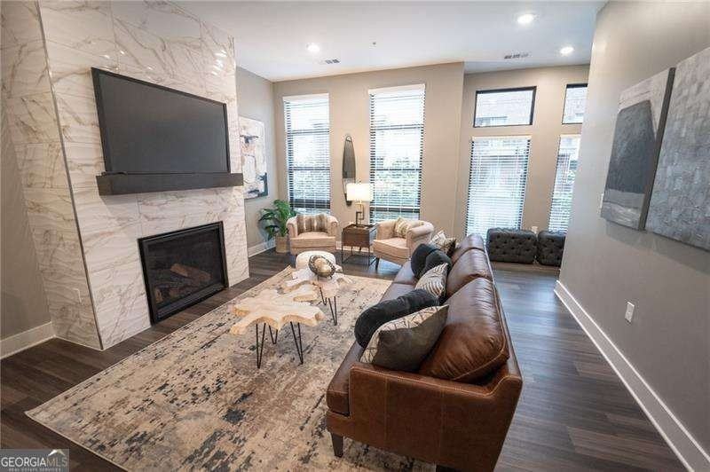 1052 Fraser Street unit: 1052 #1052 - Photo 4 of 32