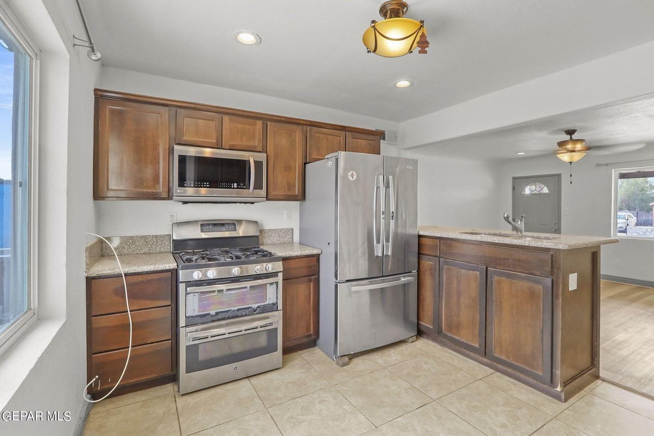 7709 Parral Dr - Photo 4 of 22