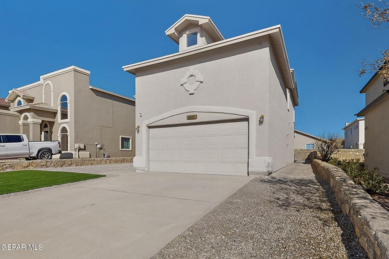 5045 Stampede Dr - Photo 6 of 50