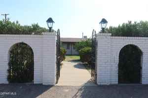 featured image of 3905 Flory Ave Apt 3 #3