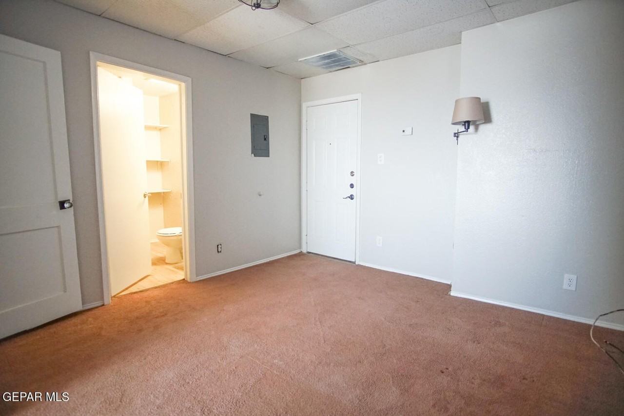 419 E Schuster Ave Apt 5 #5 - Photo 4 of 10