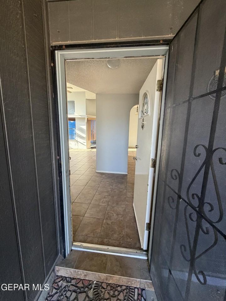 8613 Pilgrimage Cir - Photo 2 of 10