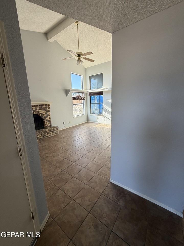 8613 Pilgrimage Cir - Photo 5 of 10