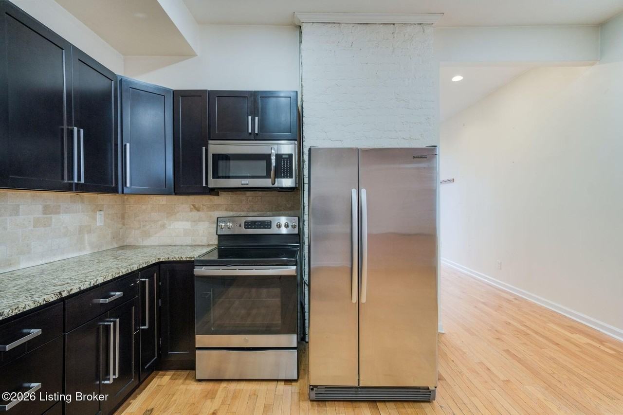 1104 E Saint Catherine St - Photo 5 of 25