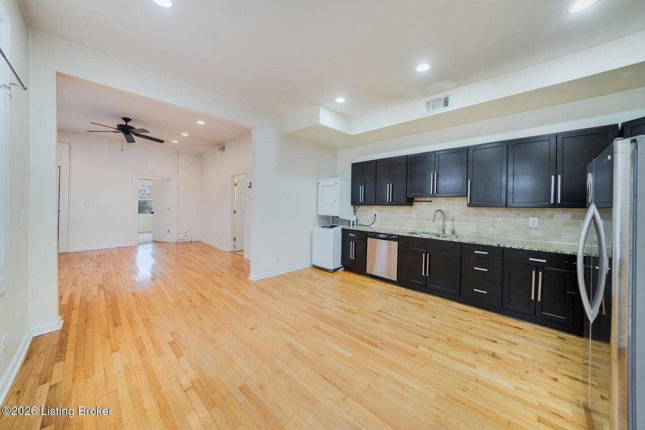 1104 E Saint Catherine St - Photo 6 of 25