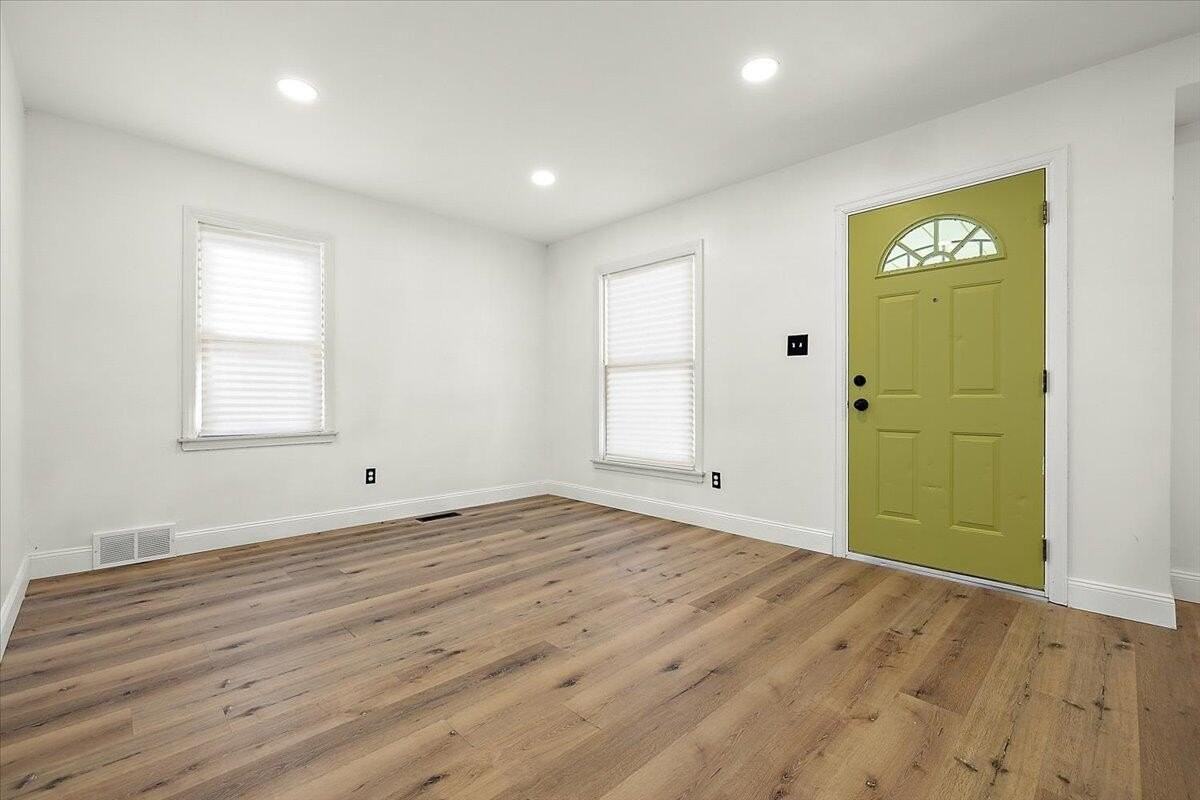 6106 Oldtown St - Photo 6 of 30