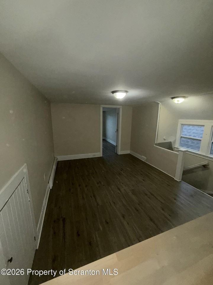 105 Sambourne St Apt 3 #3 - Photo 7 of 19